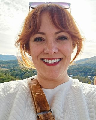 Jennifer V Ralsten