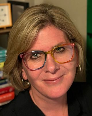 Laurie R Reisener