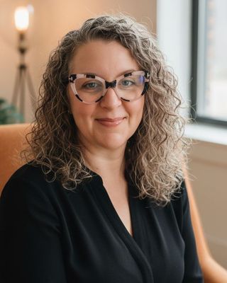 Amanda M Keys