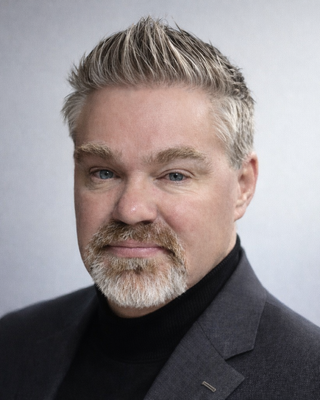 Daniel Bush