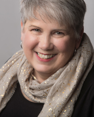 Jeanne J Chamness