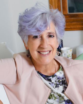 Jami L Carlacio