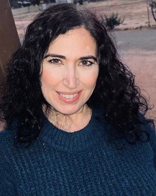 Lisa M Angelini