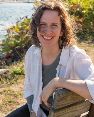 Laura Tennenhouse