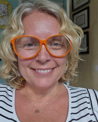 Terri Flebotte (Theresa Huston)