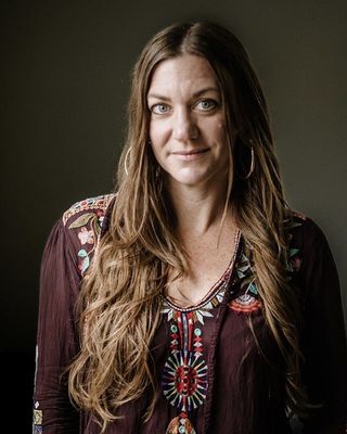 Hannah L Rapson