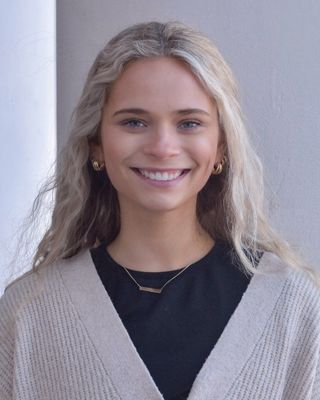 Ellie Breeze
